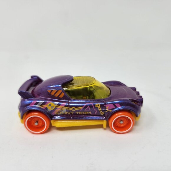 Hot Wheels Hi-Beam Purple Die-Cast Car 1:64 2017 Mattel FJV67 - Picture 1 of 7